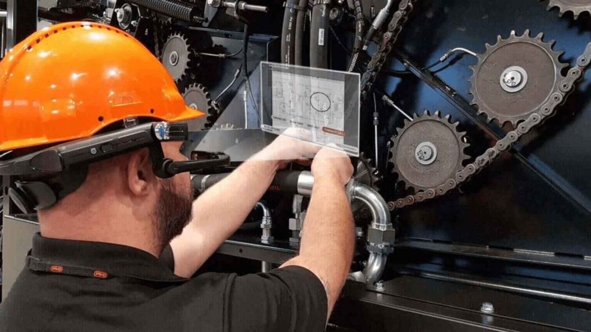 Norwegian Agricultural Heavy Machinery Manufacturer Orkel Grows with RealWear Assisted Reality Devices